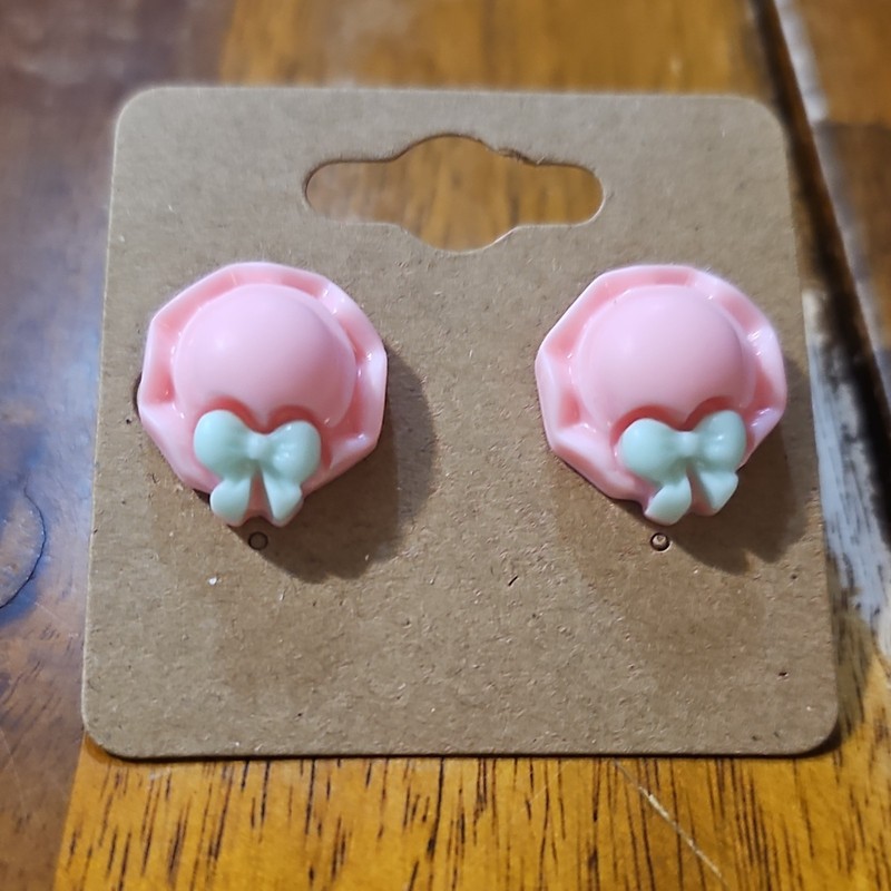 Pink Mint Green Plastic Hat with Bow Shape Stud Earrings Fashion Theme