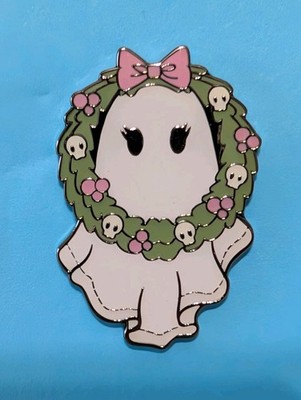 Holiday Ghostees Enamel Pin Ghost W/Green Wreath & Skulls GITD Whatevs Opened 