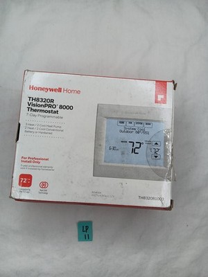 Honeywell TH8320R1003 *CONTRACTOR BRANDED - see pics* VisionPRO 8000 Thermostat