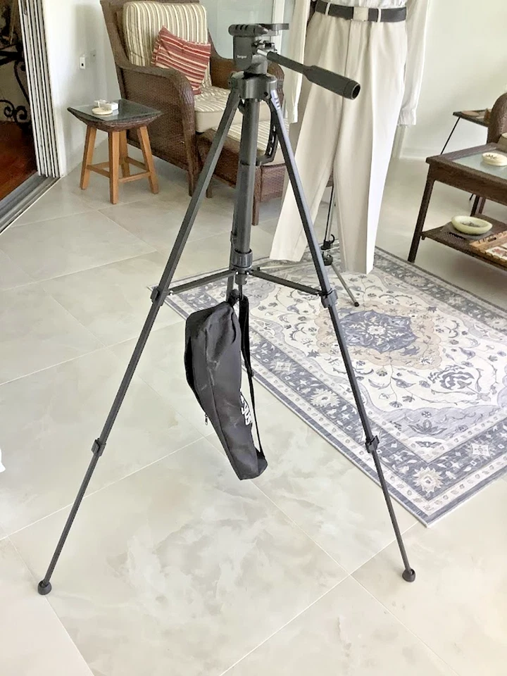TARGUS 3-Way Panhead Bubble Level Tripod for Camera and Camcorder - Image 2 of 4