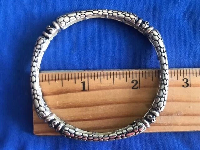 Dos pulseras elásticas metálicas con adornos Foto 4 de 4