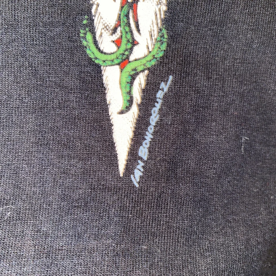 Camiseta VIntage 1994 azul líquido cobra gado caveira espada dragão adulto GG preta - Imagem 4 de 4