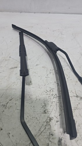 NISSAN JUKE TECHNA 1.6 CVT 2016 PAIR OF LEFT RIGHT WIPER ARMS - Picture 4 of 6