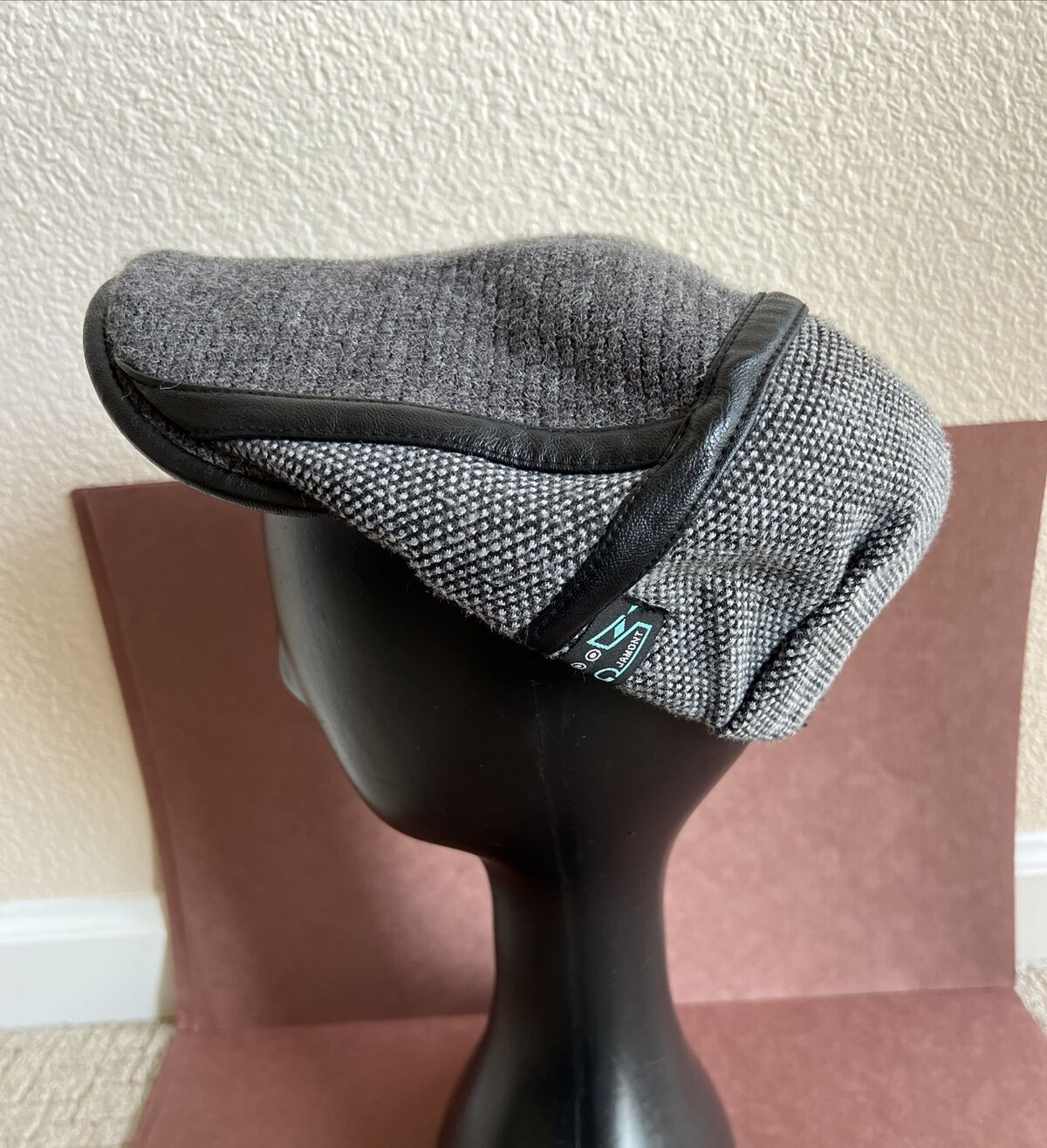 Jamont Gray Patchwork Driving Cap with Black Faux… - image 3