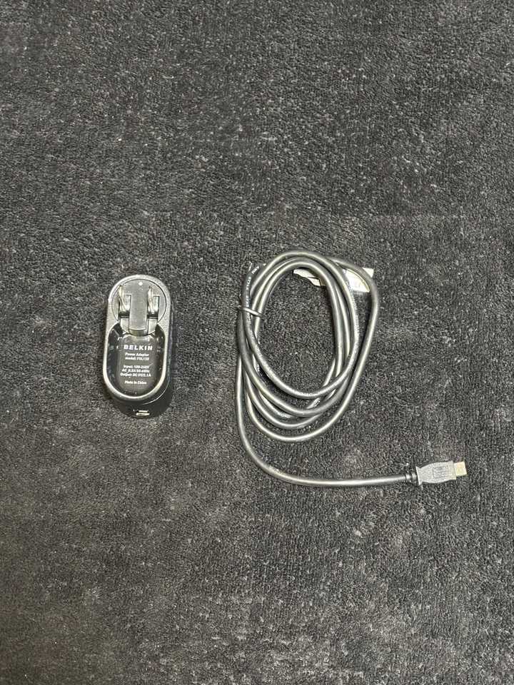 Belkin Swivel Wall Charger For All Kindle Devices - Image 4 of 4