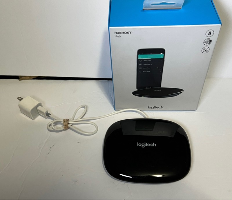 Logitech Harmony Hub Smart Home Receiver O-R0004 with Box and Cable