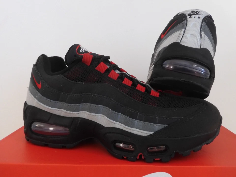 Nike Air Max 95 OG Big Bubble Liverpool FC Masculino Tamanho 5 /Feminino Tamanho 6.5 [HM4830-001] - Imagem 4 de 4