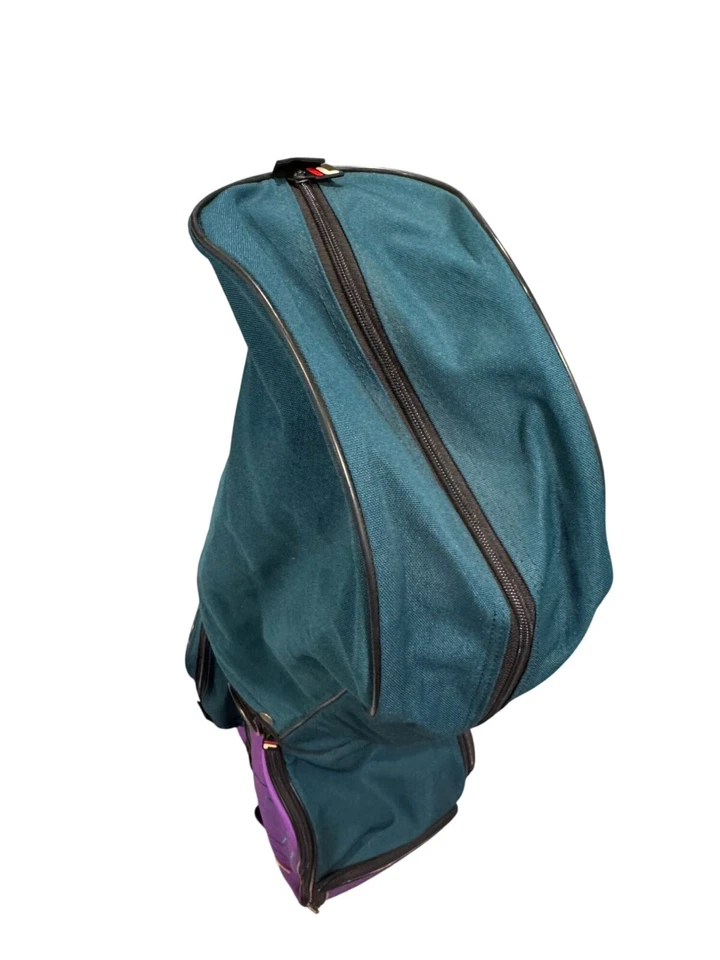 Bolsa de golf vintage Fila años 90, bolsillos con cremallera y cubierta para lluvia púrpura verde azulado, color rosa Foto 3 de 4