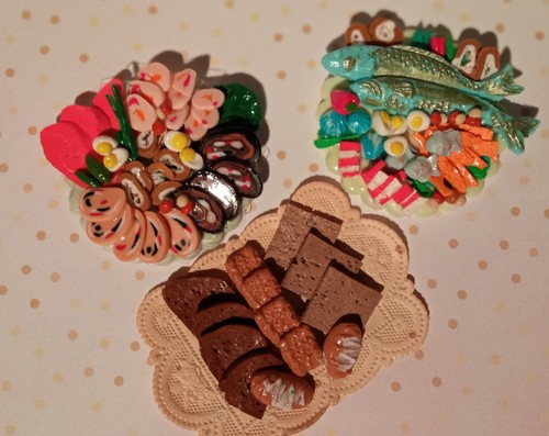 3 exklusive Miniaturen: Feinkost/Aufschnitt/Delikatessen- Platten für Kaufladen. - Bild 1 von 3