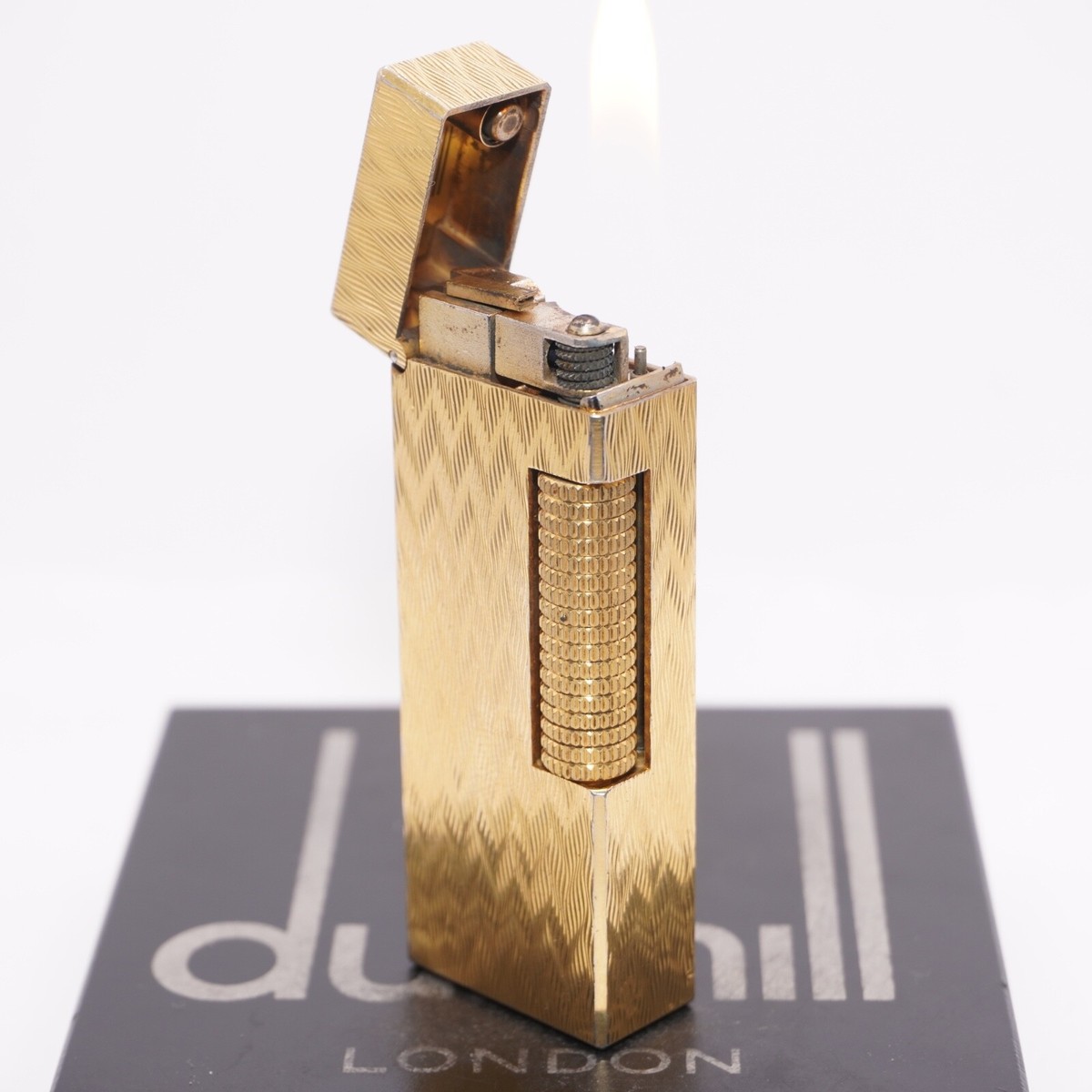Dunhill Rollagas Lighter Gold CHEVRON Pattern-Ultrasonically Dunhill Rollagas Lighter Gold CHEVRON Pattern-Ultrasonically