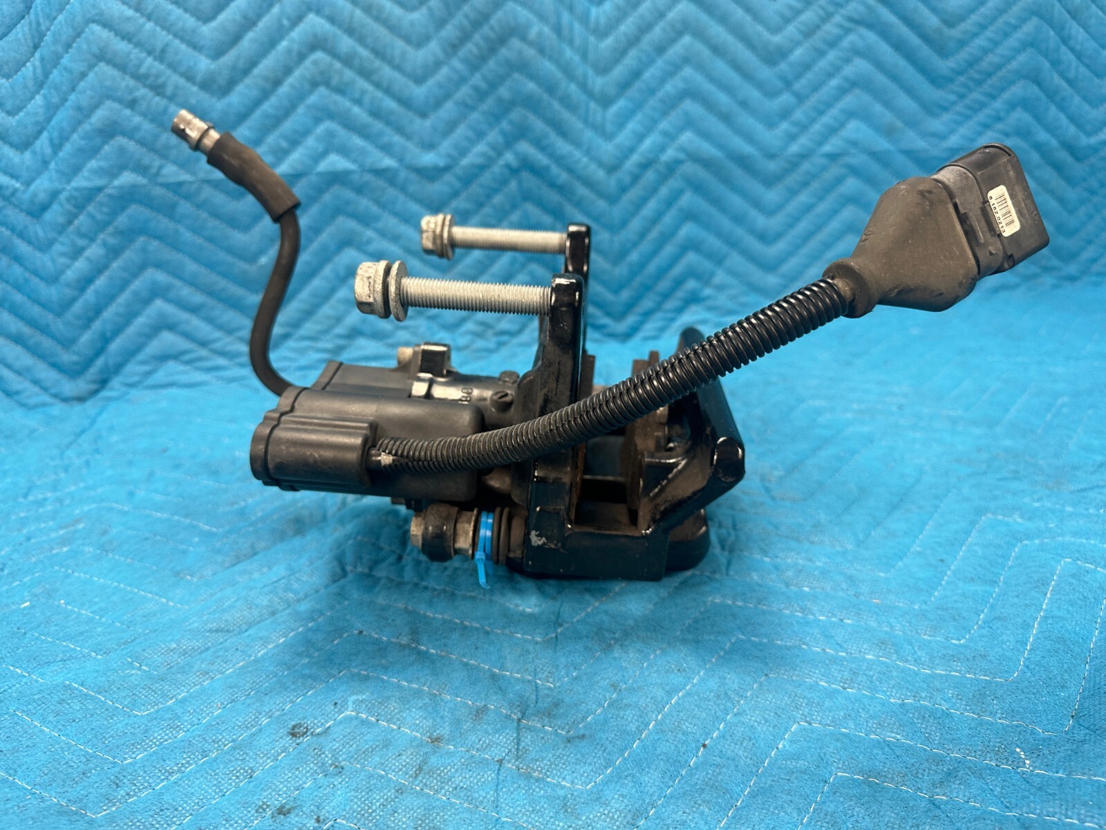Bentley Flying Spur Rear Brake Caliper w/Actuator Passenger Side 2006-2012 OEM