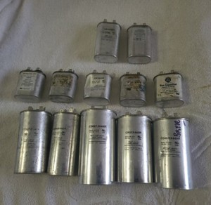 (12) Run Capacitor Lot (Pre-Owned)