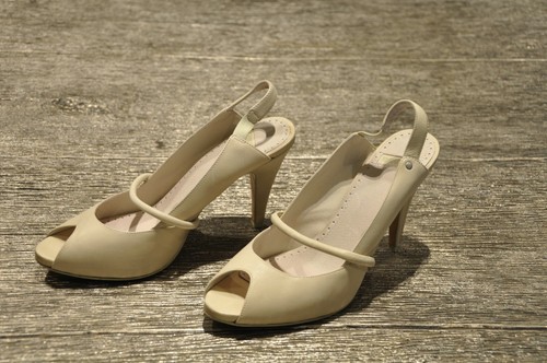 Diesel Treat Damenschuhe Pump Sandalen Leder knochenweiß Euro Größe 38 US Gr. 7,5