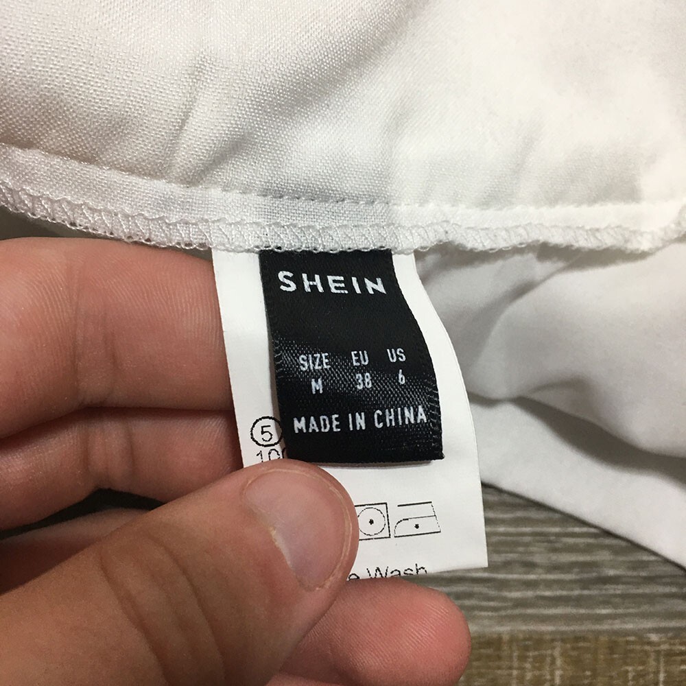 SHEIN White Pleated Tennis Skirt with Zipper 100% Polyester SHEIN White Pleated Tennis Skirt with Zipper 100% Polyester