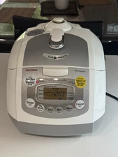 Cuckoo Korean Rice Cooker, Pressure Cooker Model CRP-FA0610F,  Power 990W