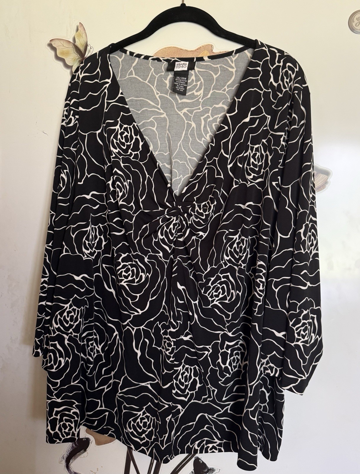 Studio 1940 Plus Size 26/28W Black White Floral Twist Front V-Neck Tunic Blouse