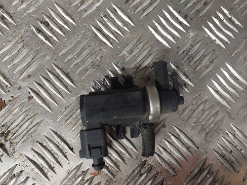 Volkswagen Bora 2002 Diesel 85kW Turbolader Druckwandler Magnetventil 1J0906627