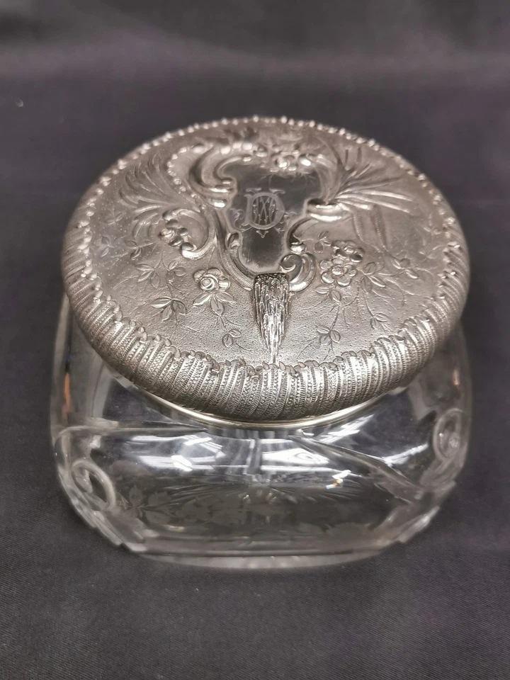 Belle Boite , ancienne Bonbonnière , Couvercle en ARGENT MASSIF ! Cristal Gravé - Photo 3/4