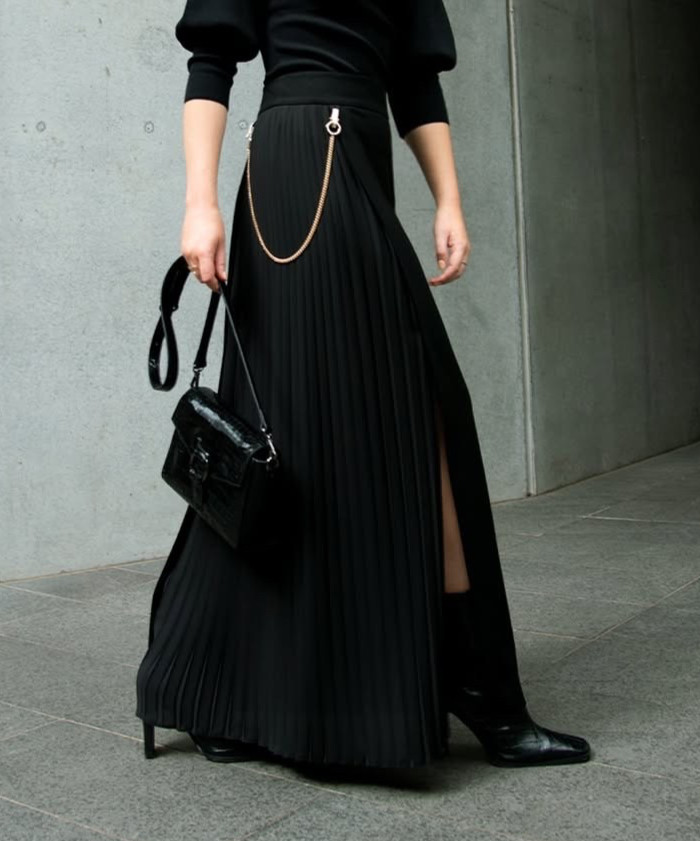 Cue womens The Pleated Column Maxi Skirt size 10 black removable chain detail