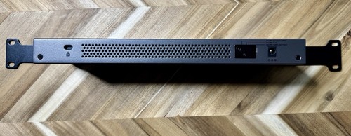 NETGEAR (GS116PP) 16-Port Rack-Mountable Ethernet Switch - Picture 3 of 7