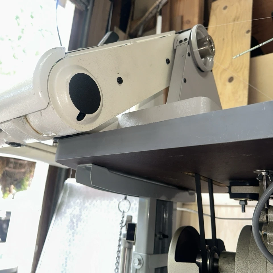 Máquina de coser industrial JUKI MS-1190 de doble puntada de cadena de alimentación del brazo Foto 3 de 4