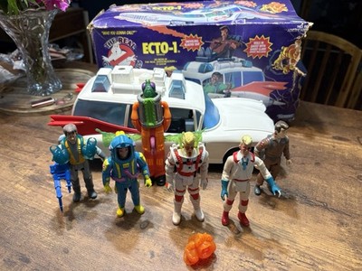 Kenner Ghostbusters Ecto 1 With Box 1984 With Original Figures Lot