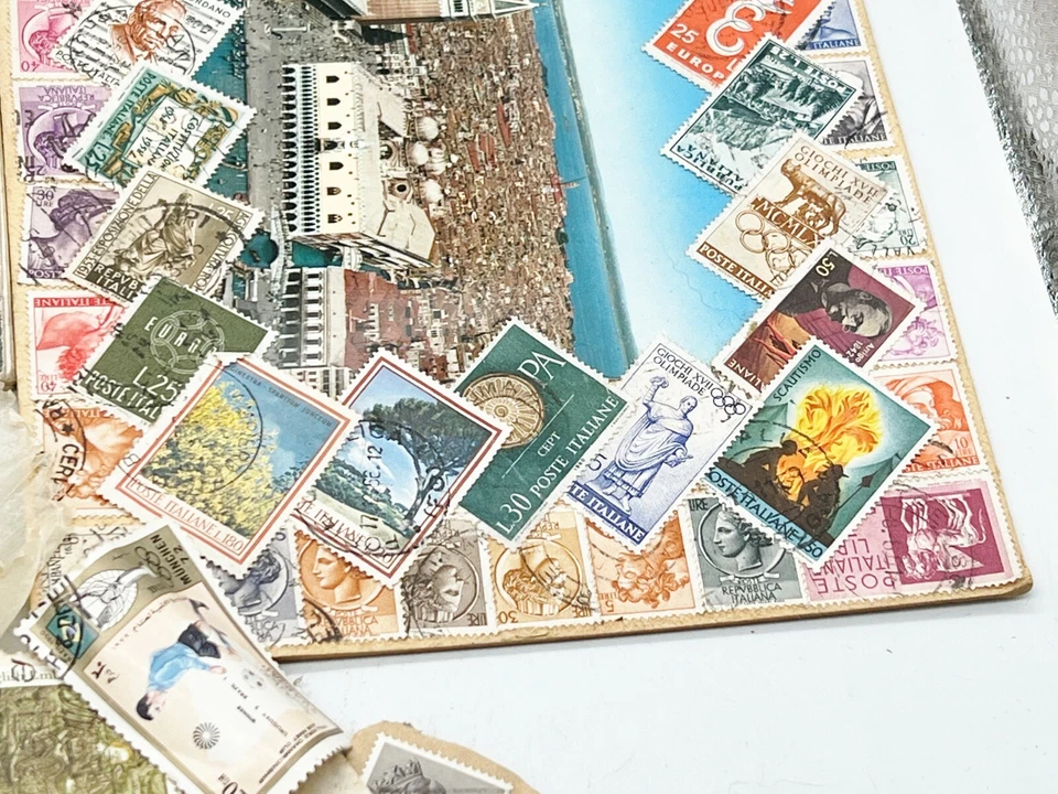 VINTAGE SMALL COLLECTION OF STAMPS - STAMP CAR AND A COLLECTING STAMPS BOOKLET - Image 3 of 4