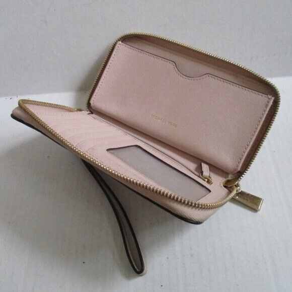 *MICHAEL KORS Pink Nude Large Leather Smartphone … - image 3