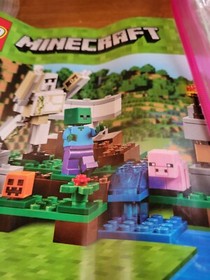 Lego 21123 Minecraft The Iron Golem 100% Complete w/ Box Manual mini figs