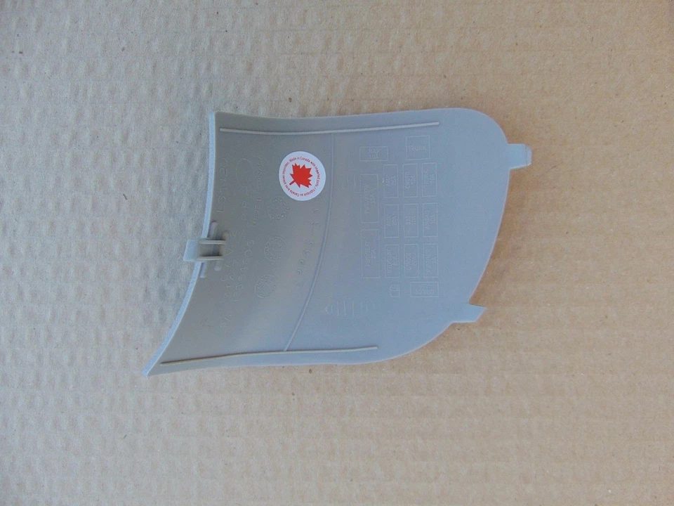 06-13 CHEVROLET IMPALA TAMPA DA CAIXA DE FUSÍVEIS DE FIAÇÃO LATERAL DO PASSAGEIRO CINZA CLARO 15934032 - Imagem 2 de 3