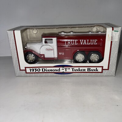 Ertl 1930 Diamond T True Value Tanker Coin Bank with Key # 9513 1992 New E17