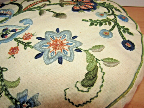 Vtg Round Pillow/Cushion Flowers Embroidery Needle Point Granny Chic Nature - Picture 15 of 18
