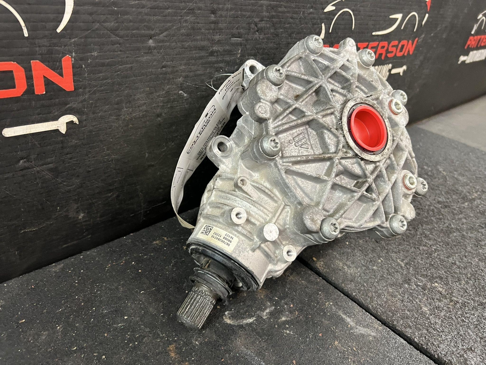 18-22 MASERATI QUATTROPORT FRONT CARRIER DIFFERENTIAL CARRIER 06700384210