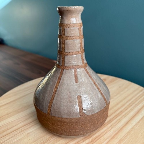 Jarrón vintage de gres asiático artesanal grisáceo blanco marrón geométrico - Imagen 5 de 10