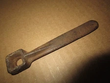 VINTAGE NO NAME SMALL 4" FARM/AUTO IMPLEMENT MECHANIC WRENCH SQUARE DRIVER
