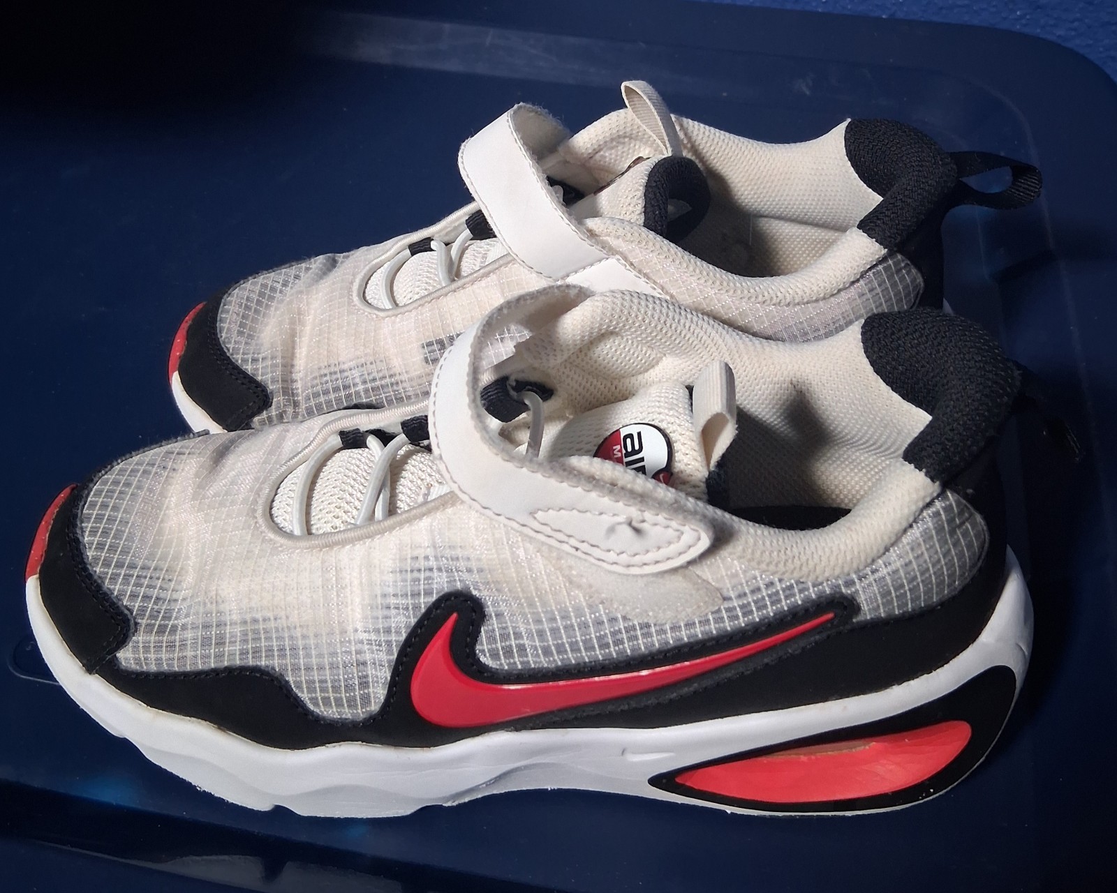 Hook & Loop White Black Red Size 2y