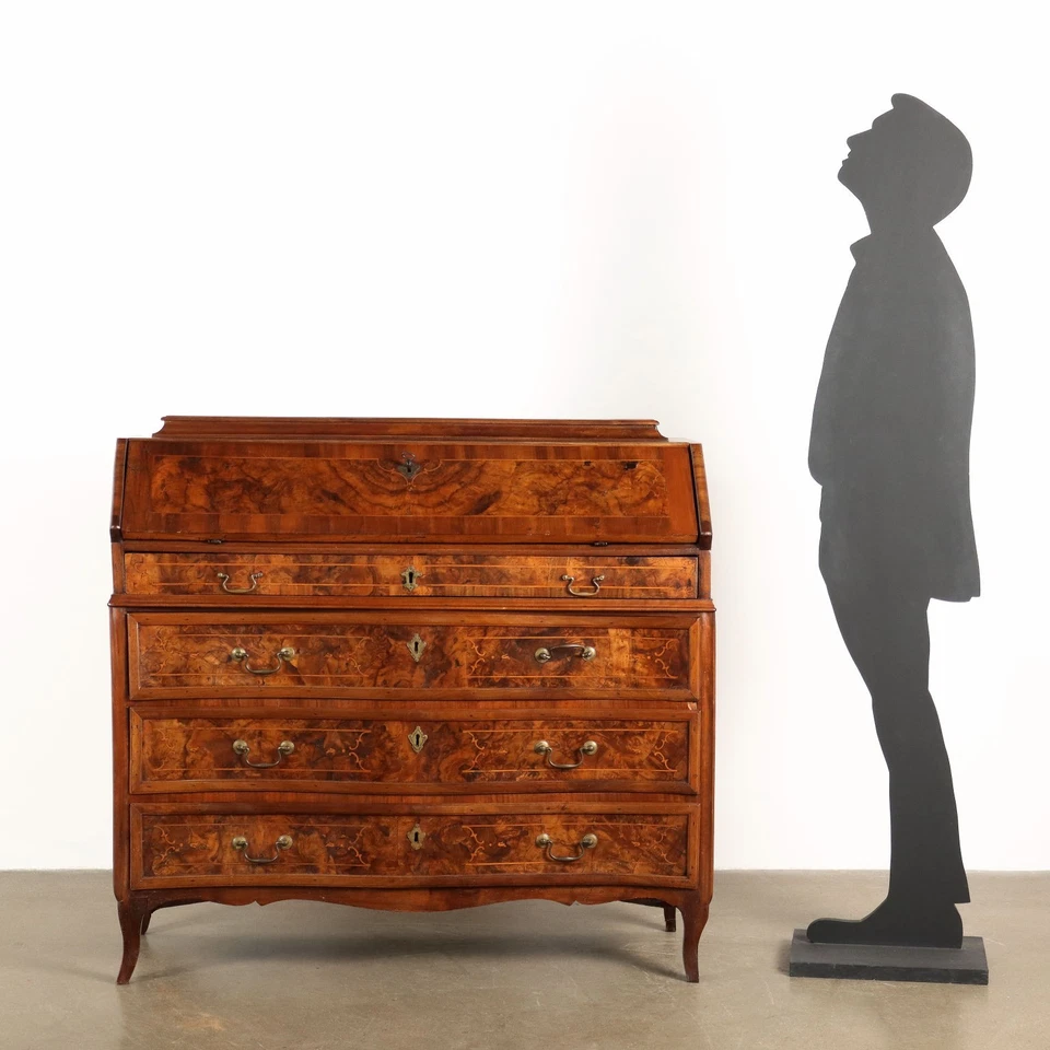 Антикварный барочный шкаф из орехового дерева 4 ящика Италия XVIII век - Изображение 2 из 4