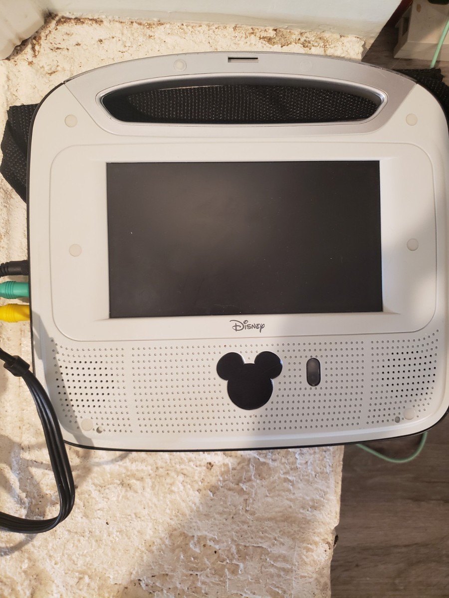 Disney Dual Screen DVD Player Portable Pirates Of Caribbean