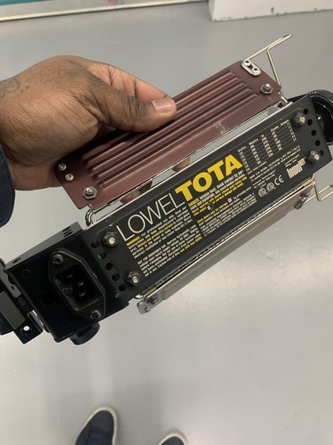 Lowel Tota-Light Tungsten Flood Light - Picture 4 of 7