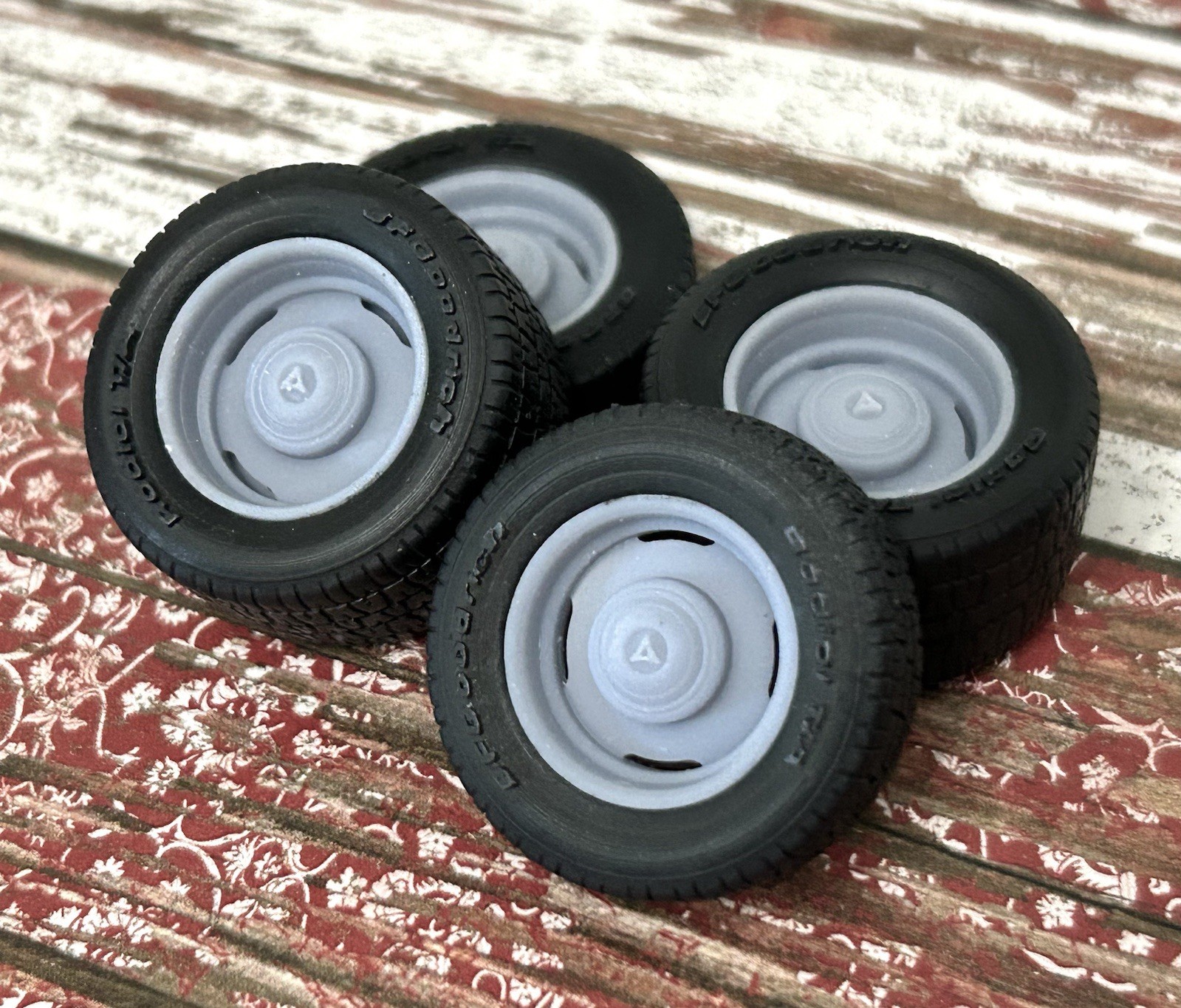 1/24 Scale: 15-inch “Mopar Steel W/ Dog Dish” Resin Wheels W/ Wide Rear Tires￼