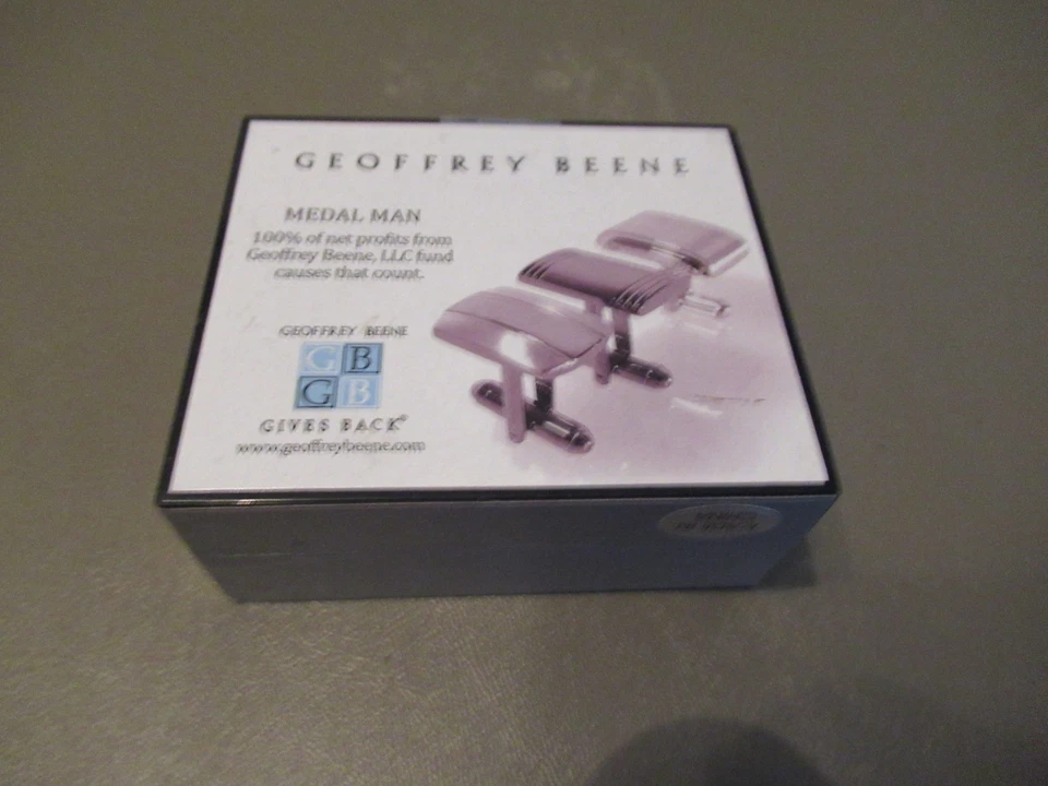 Gemelos circulares de rodio pulido Geoffrey Beene con clip de corbata de esmalte negro Foto 4 de 4