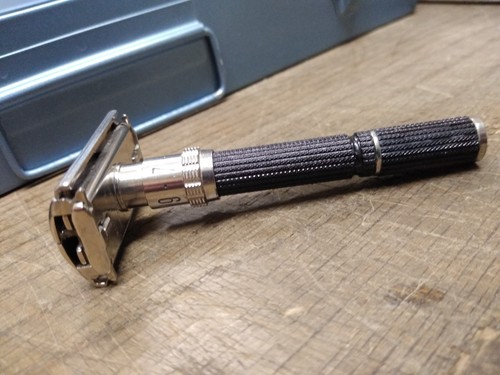 Vtg Gillette 1969 Date Code O-1 TTO Adjustable Safety Razor Black Beauty Nice! - Picture 2 of 12