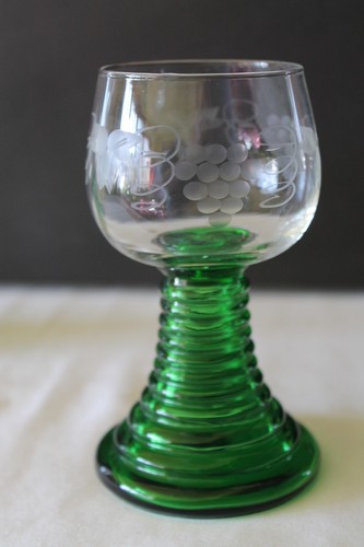 Vintage Luminarc Green Stem Rib Beehive Etched Grape Wine Glasses France 2 - Picture 2 of 7
