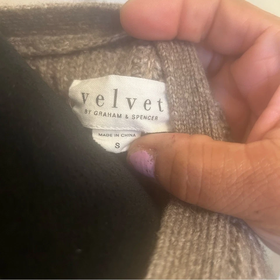 Velvet Graham & Spencer V-Neck Button-Up Women's Sweater Academic Fisherman SML - Image 4 of 4