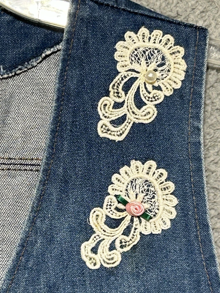 Chaleco de mezclilla Wrangler vintage para mujer mediano de encaje adornado Western Grandmacore Foto 3 de 4