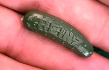 Vintage 1964 New York World's Fair HEINZ Advertising Green Pickle Lapel Pin