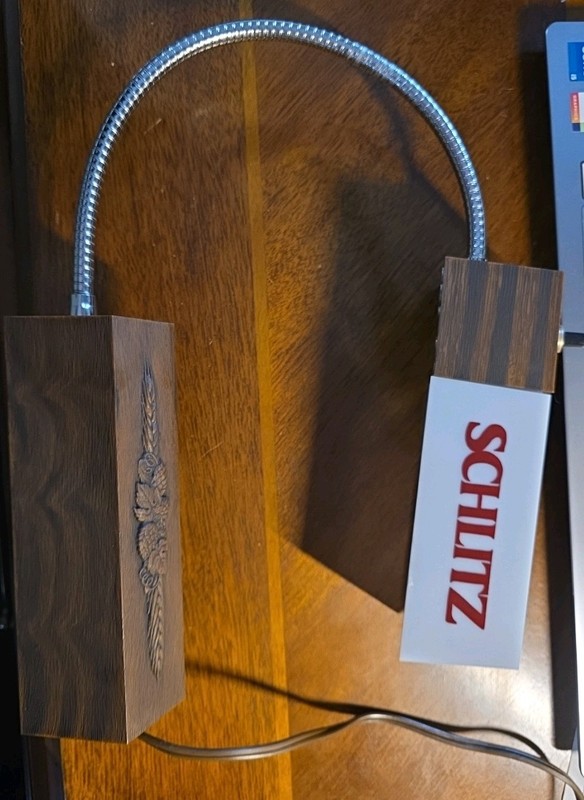 Vintage Collectible Jos. SCHLITZ Beer Brand Logo Desk Lamp 1982
