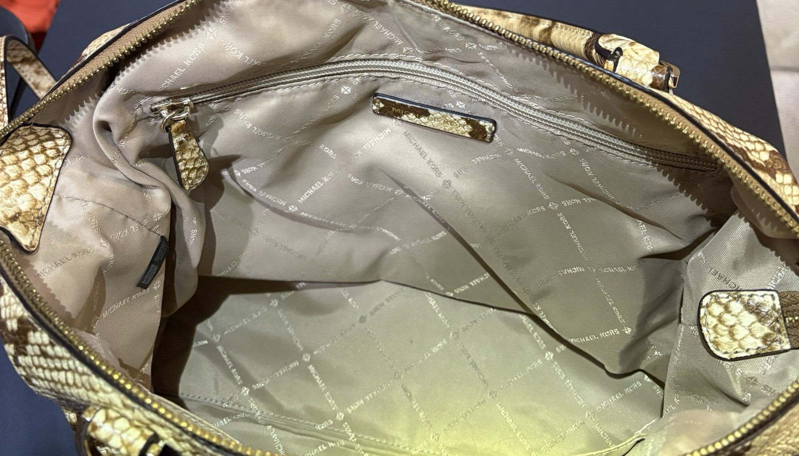 MICHAEL KORS LENOX PYTHON EMBOSSED LEATHER PURSE/… - image 4