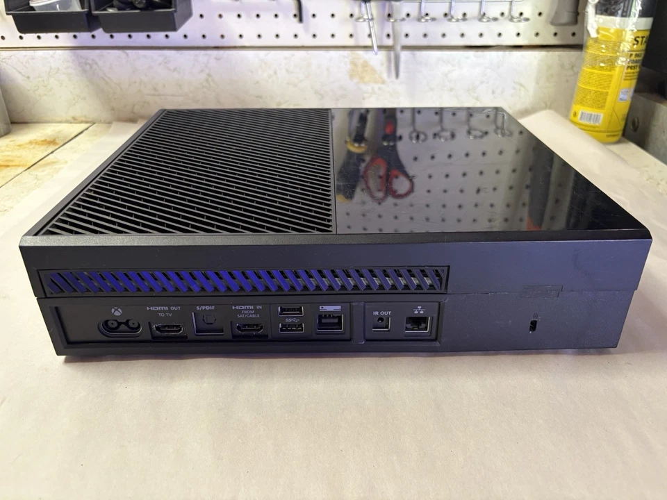 Consola Xbox One 500gb Negra con Dos Mandos y Cable de Alimentación - Probada - Funciona Foto 3 de 4