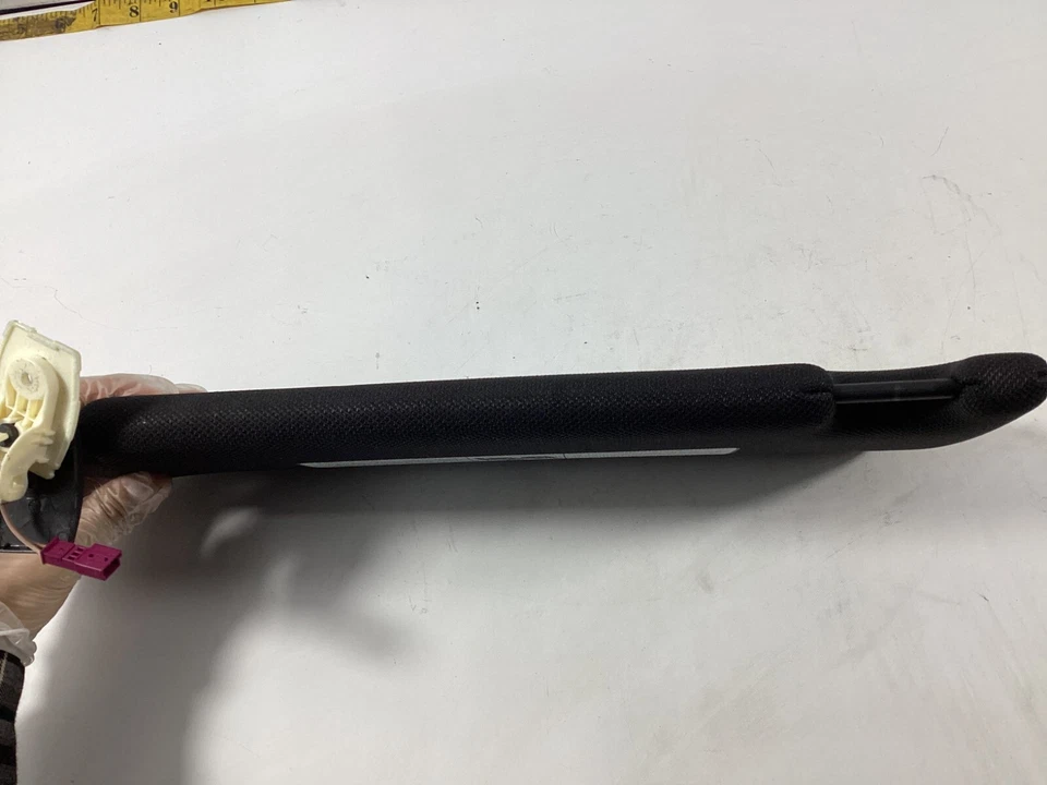 BMW 550i xDrive 2010-2016 parasol delantero derecho tela negra OEM. Foto 4 de 4